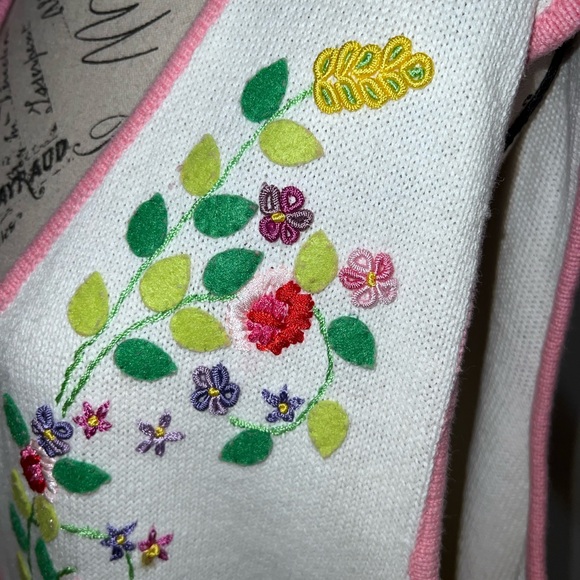 Storybook Knits 3X Floral Embroidered Sweater Vest Cottagecore Pink Trim - Picture 6 of 13